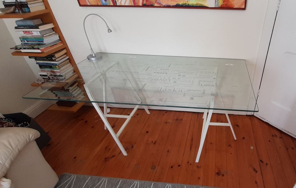 Secretária Ikea em vidro