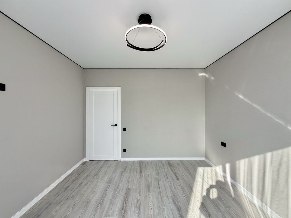 Таунхаус з новим ремонтом , 2 кімнати + кухня-студія