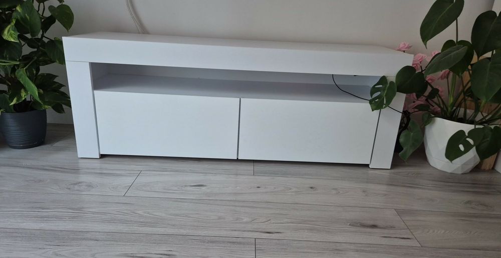 Komoda  RTV biała podświetlenie LED