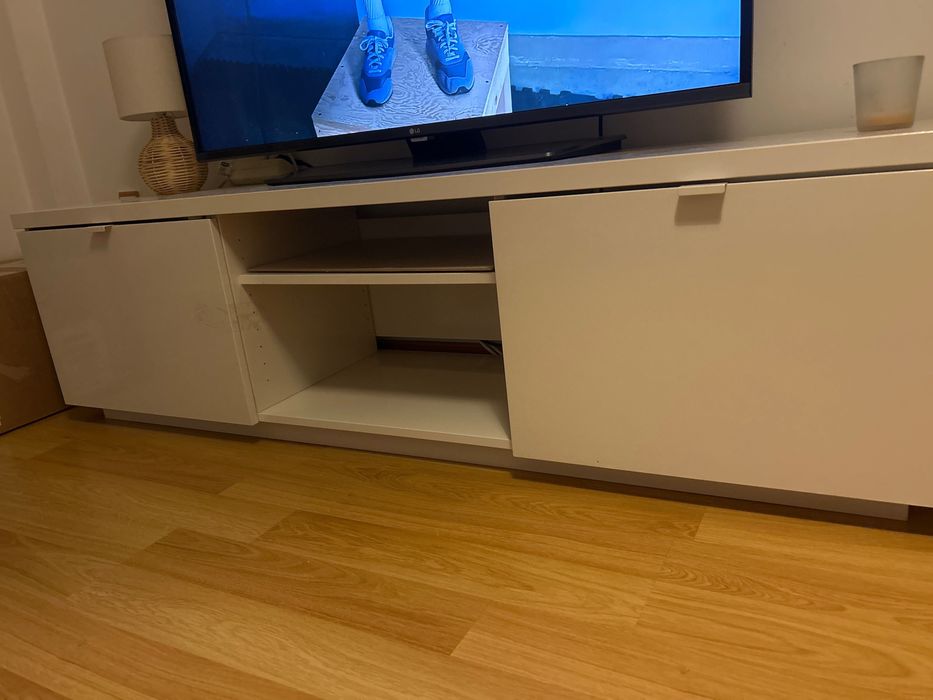 Móvel de TV branco