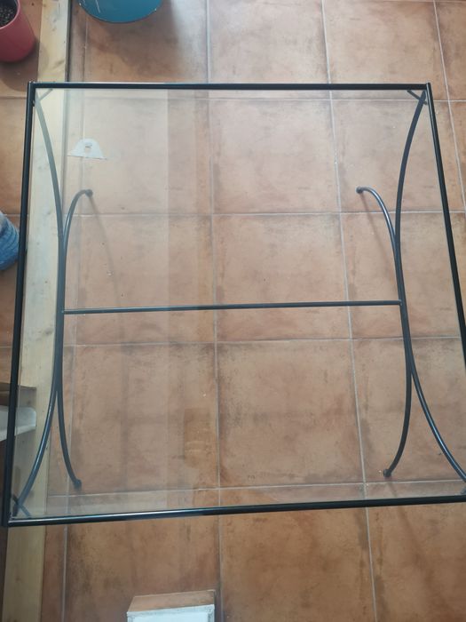 Mesa de centro em vidro