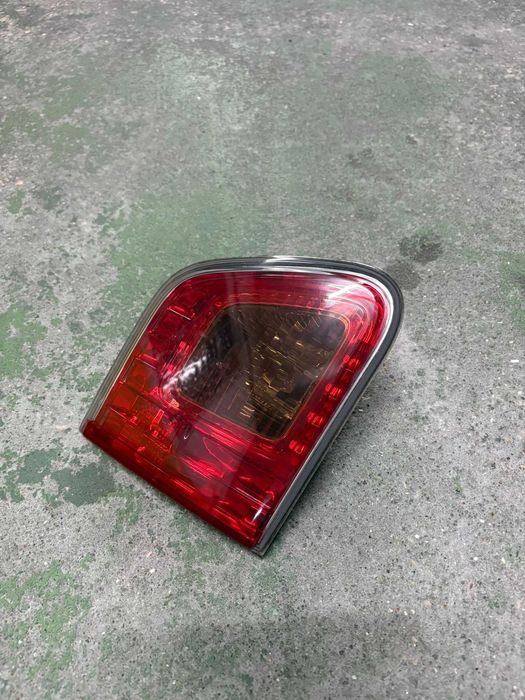Farolins Traseiros Toyota Avensis T27 2009–2011 (Par Interior)