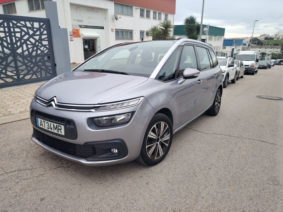 Citroën C4 Spacetour 1.5d - ano 2018 -7 lugares