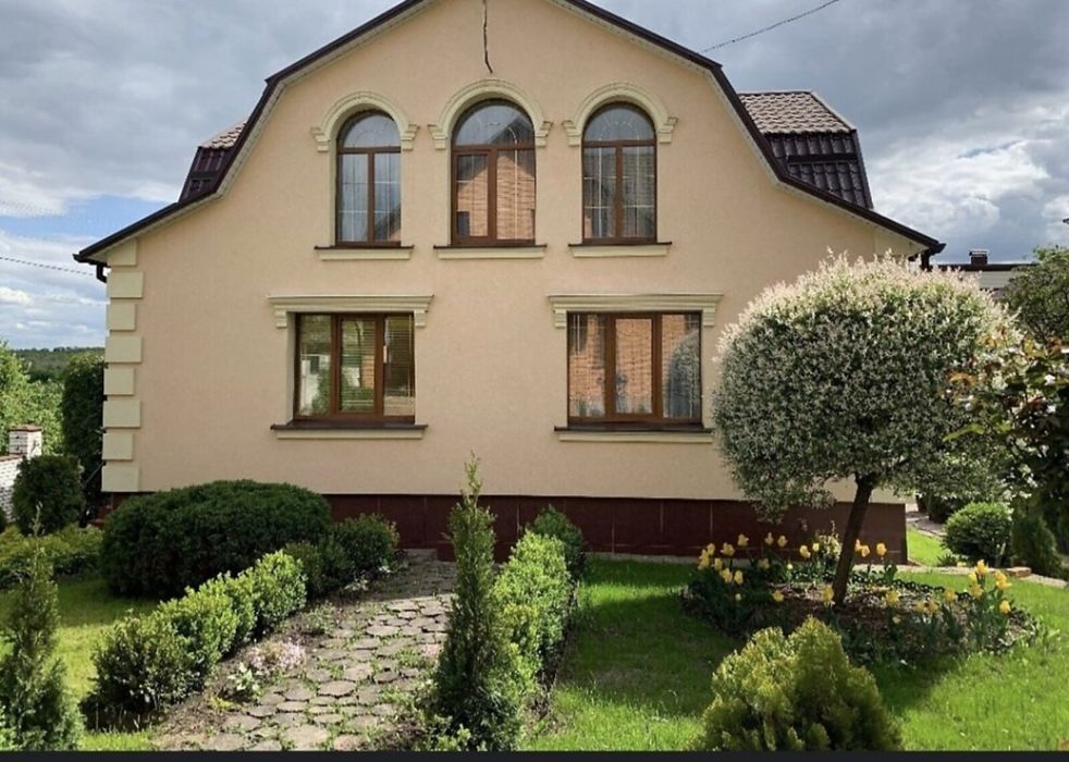 Здається чудовий 4 кімнатний Будинок на Старому Місті.