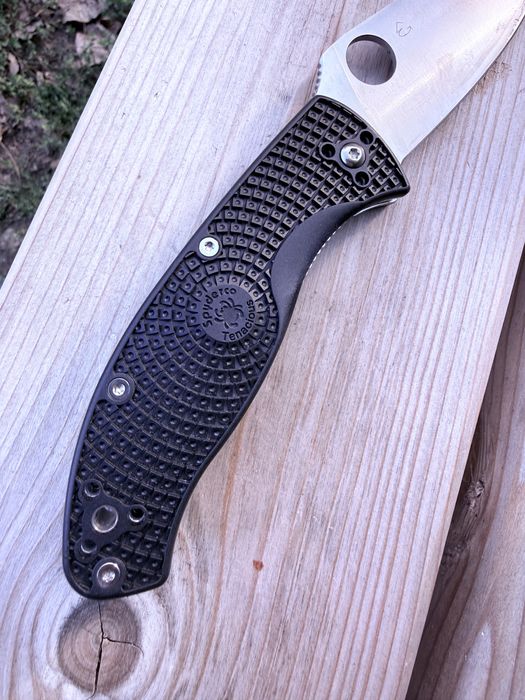 Nóż składany Spyderco Tenacious Lightweight 8Cr13MoV
