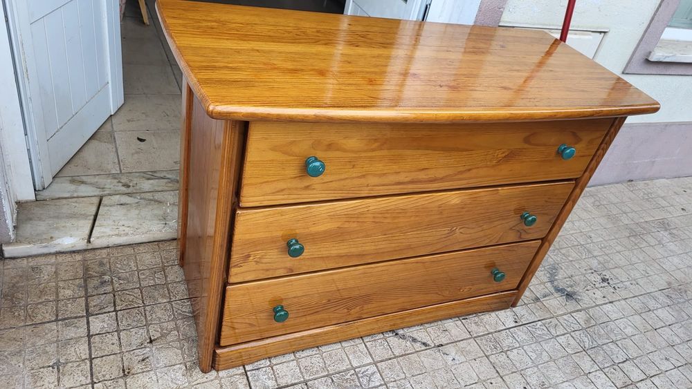 Cómoda em madeira maciça pinho mel com 3 gavetas