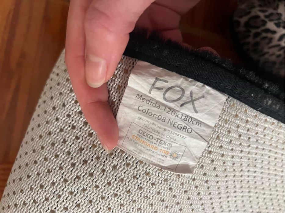 Tapete preto FOX
