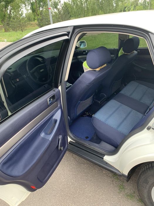 Продам Aуди А-4 1999