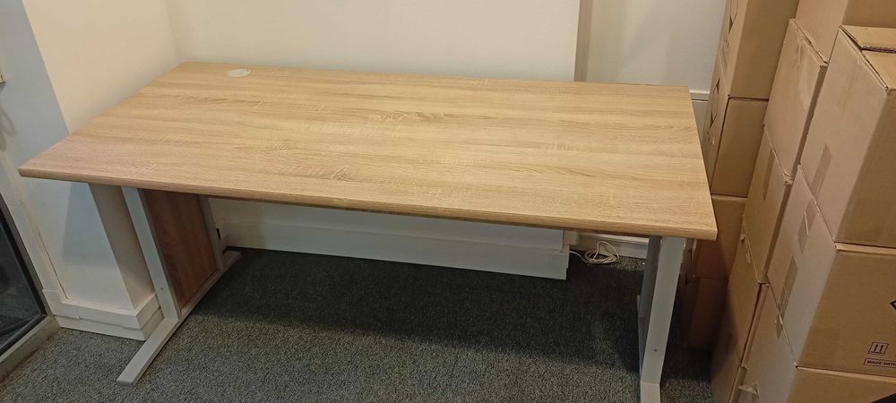 Zestaw mebli biurowych