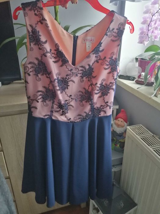 Sukienka z dłuższym tyłem Vegas 42 granat wesele koronka