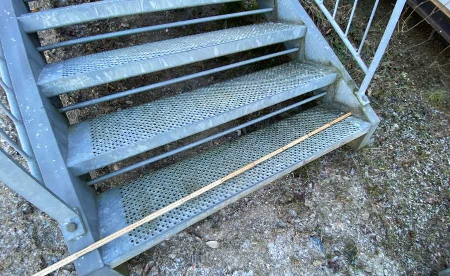 Sprzedam schody zewnętrzne  proste