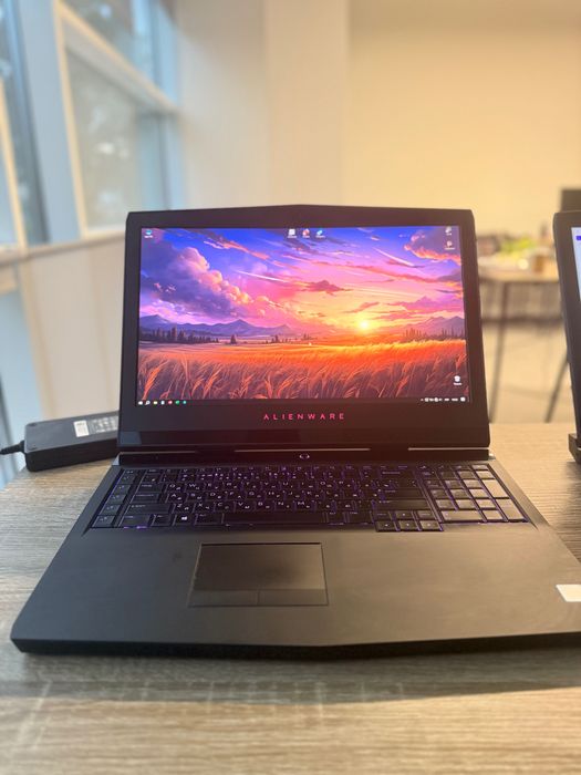 Dell Alienware 17 R4/ 3840x2160, 4K 60Hz/ Intel Core i7 /GTX 1070M 8GB