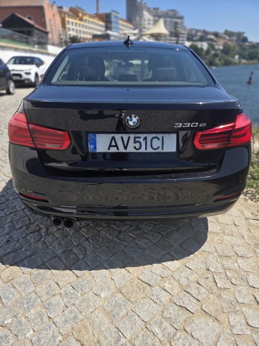 BMW 330e performance