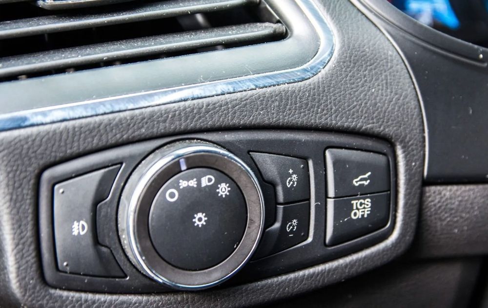 Ford Edge Titanium 2022 року