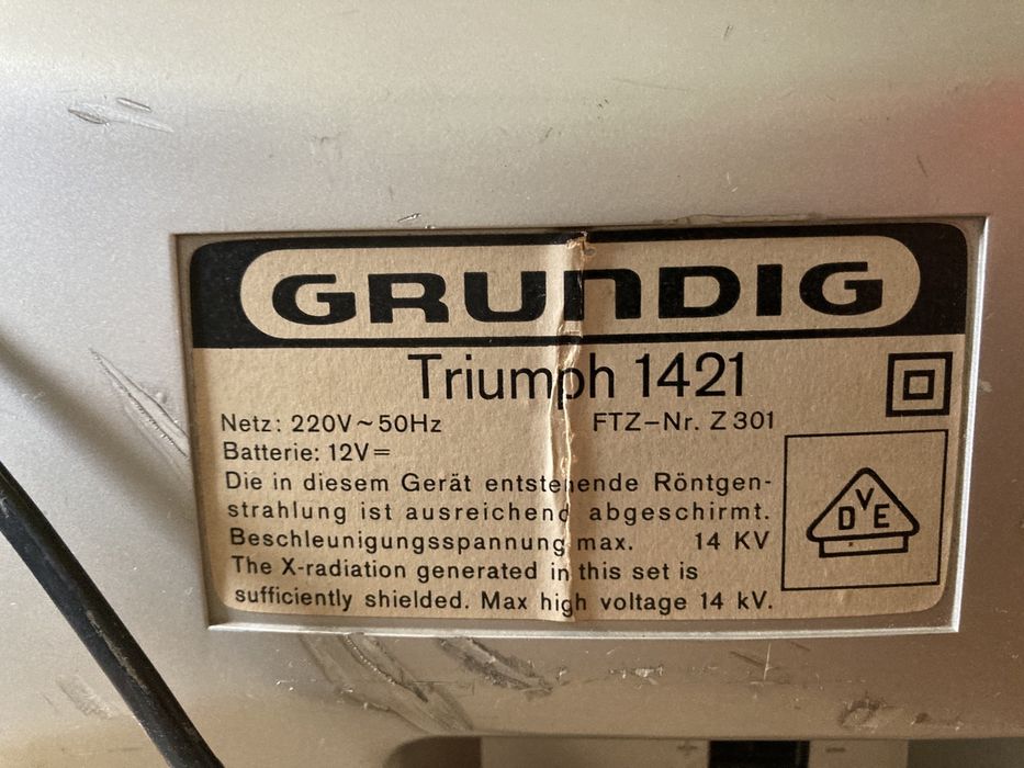 Televisão Grundig a preto e branco