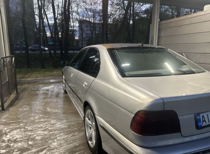 Продам BMW E39 2.0 Бензин