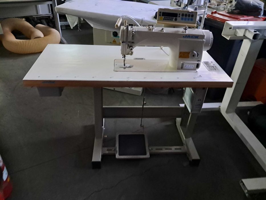 Máquina de ponto corrido