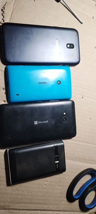 Лот из 4 смартфонов состояние не известно