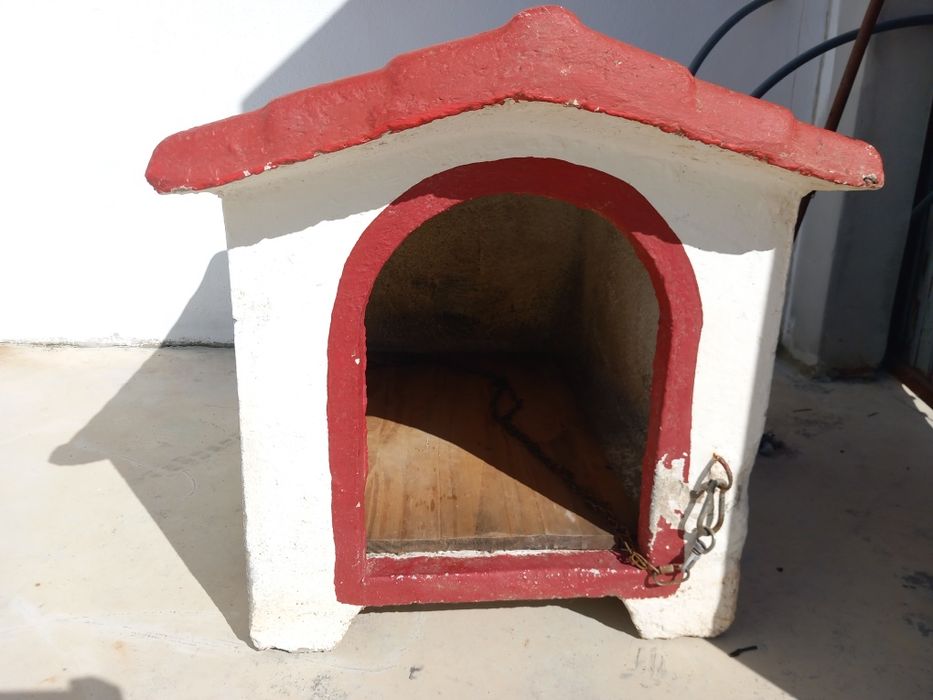 Casota cão em betão armado (como nova)