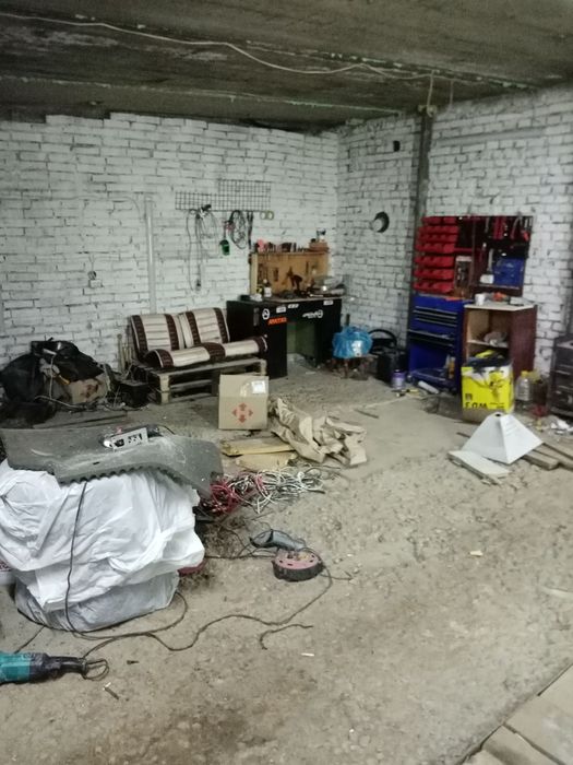 Терміново Продам два спарених гаража,приватизовані ,цегляні,ГБК 16