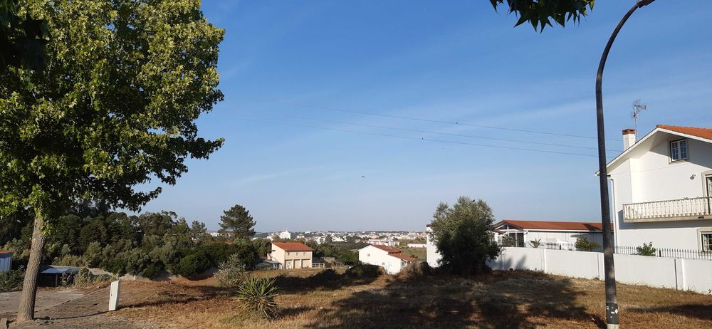 Lote para construção, zona de Santa Clara, em Leiria.