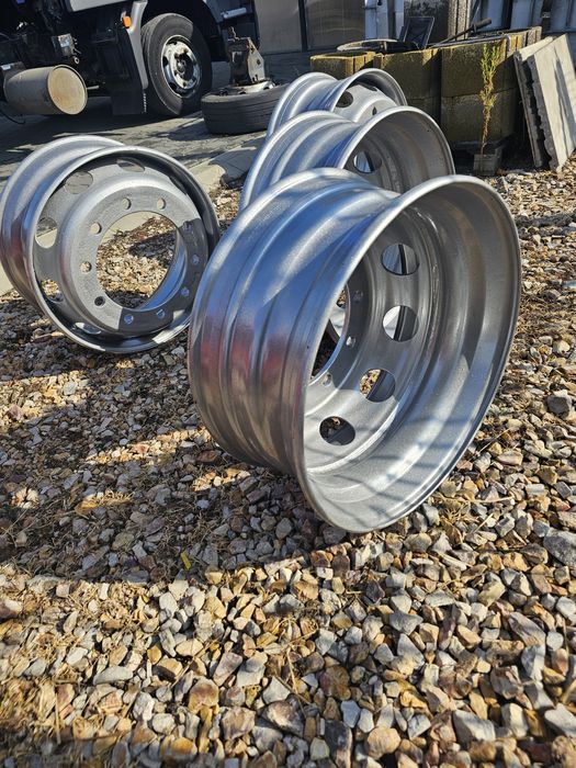 Felgi stalowe 9.00x22.5 przod napęd proszkowo malowane