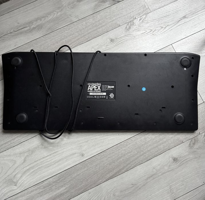 игровая клавиатура SteelSeries Apex [RAW] состояние отличное.