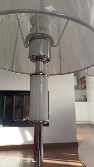 Lampy stołowe nowe.