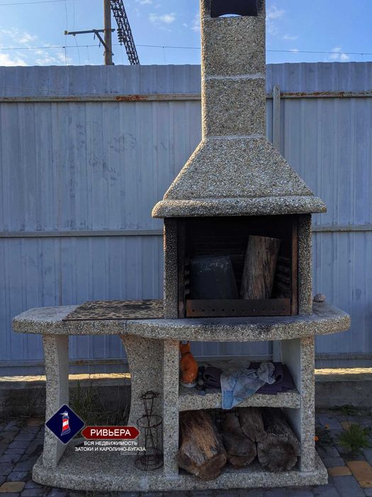 Продам участок с домиками в Затоке. Возможно использовать под бизнес.