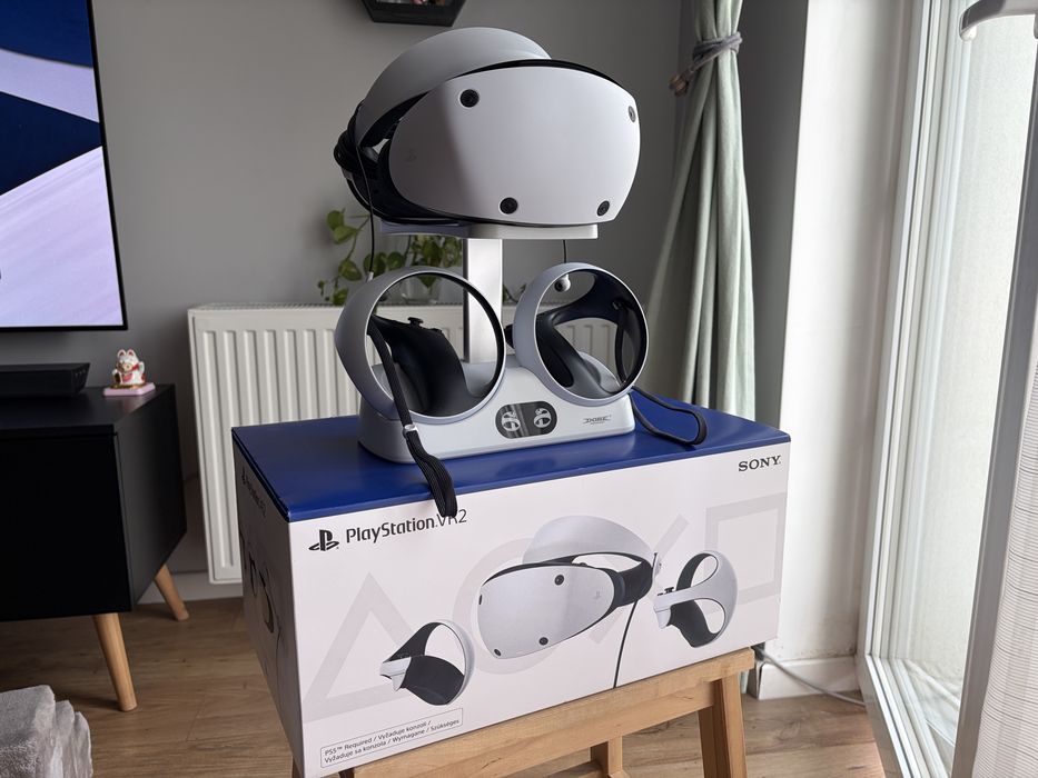 PlayStation VR2 + stojak/ladowarka