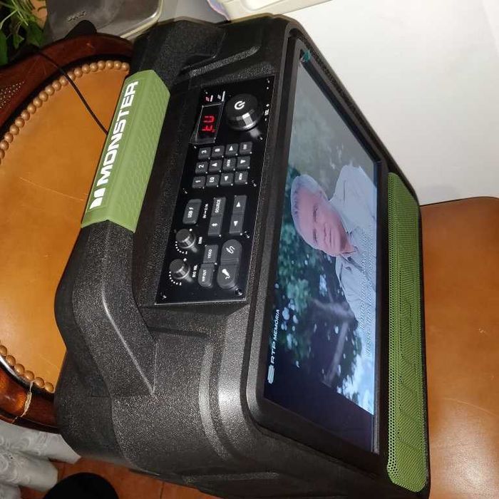 Monster VMay TV Portátil para Exterior  [PROMOÇÃO 399€]