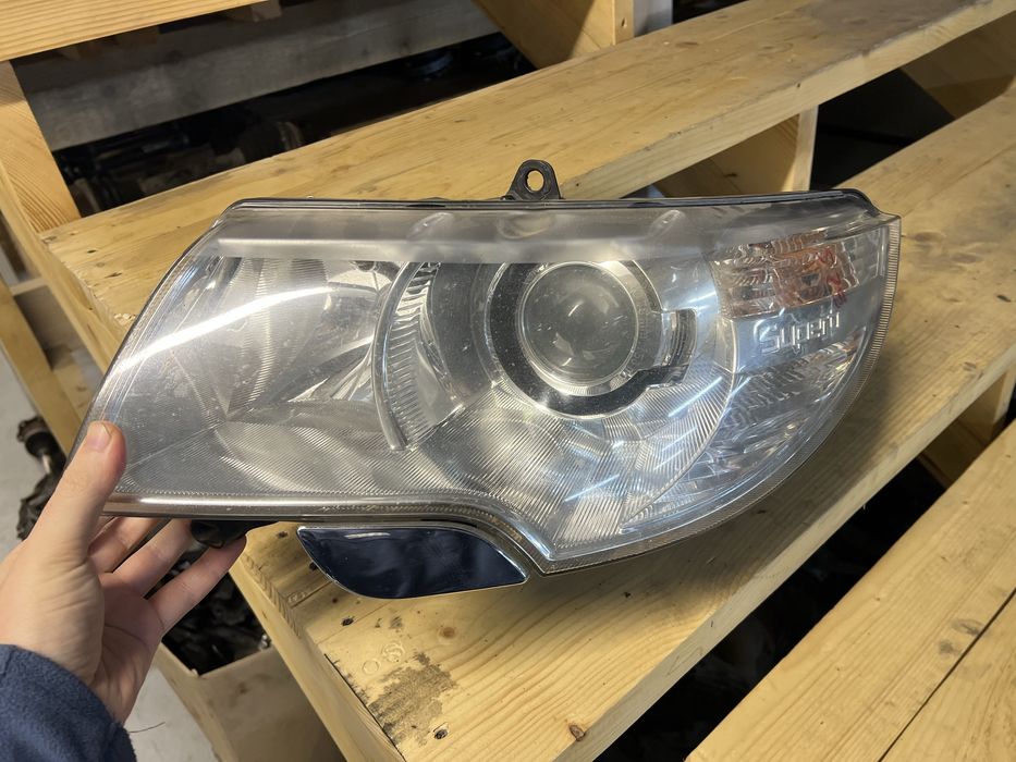 Фара Суперб 2 ліва