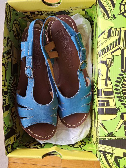 Sandálias Fly London também 39