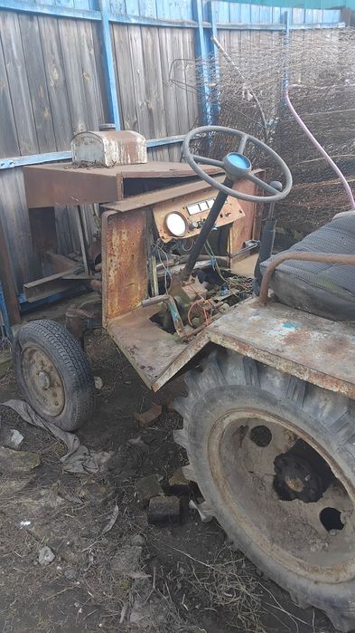 Продам трактор  саморобний .