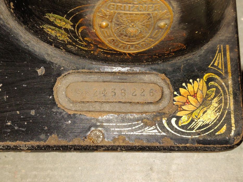 Stara zabytkowa maszyna do szycia Gritzner "V" 1915 r.