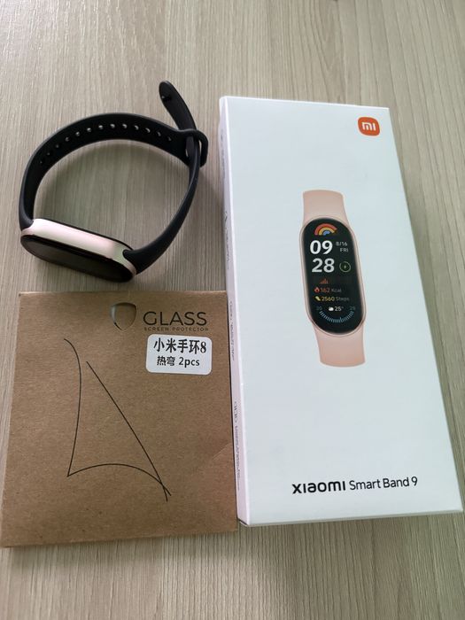 Mi band 9 і захисне скло