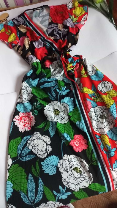 Довга сукня на запах  48 50 розмір нова