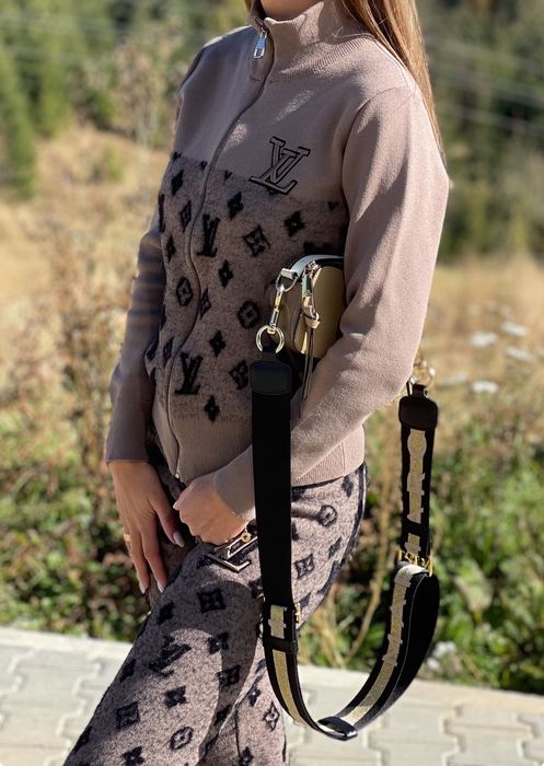 Костюм якісний і стильний