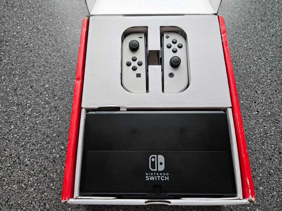 Nintendo Switch Oled wersja biała komplet z grami