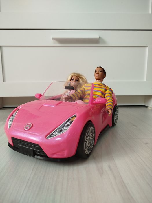 Samochód Barbie różowy