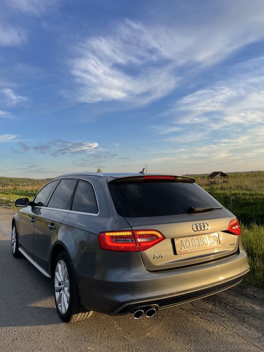 Продам Audi A4  S-LINE