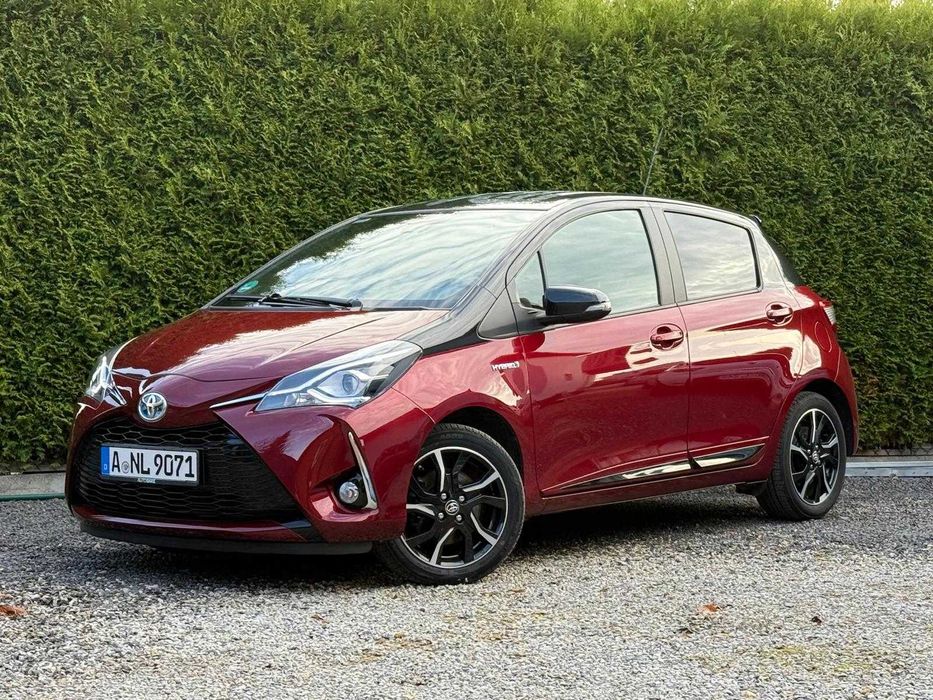 Toyota Yaris LIFT 1.5 Hybrid Automat / PREMIUM / LED / Klima / Kamera