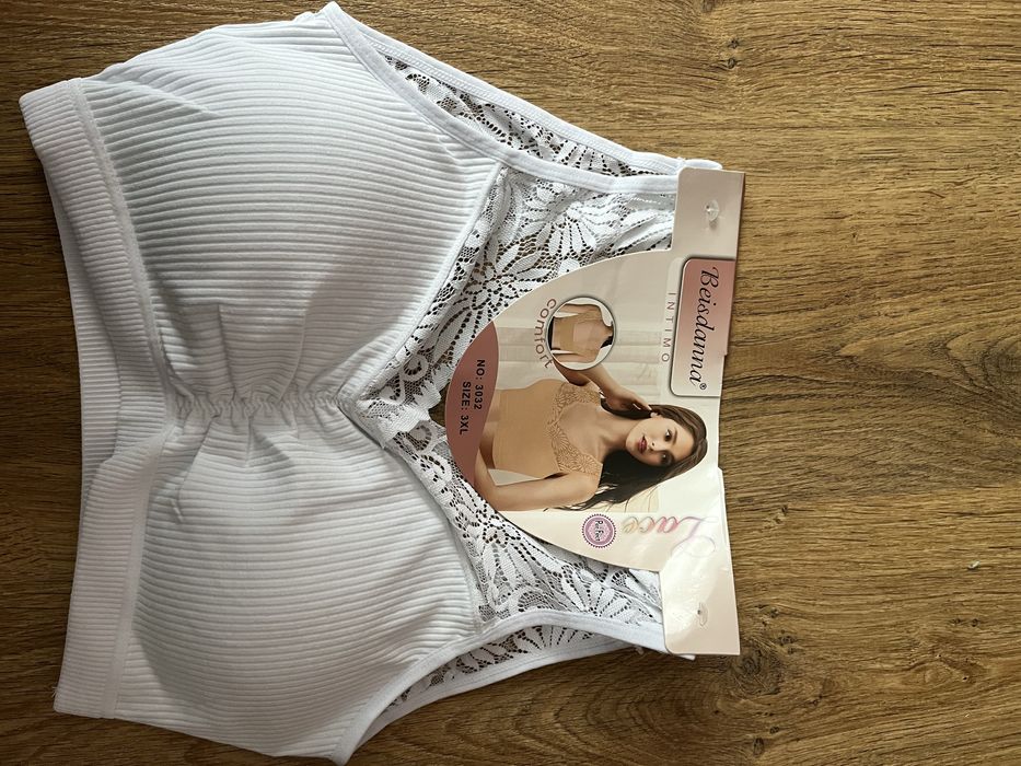 Топ  бавовняний в рубчик з кружевом