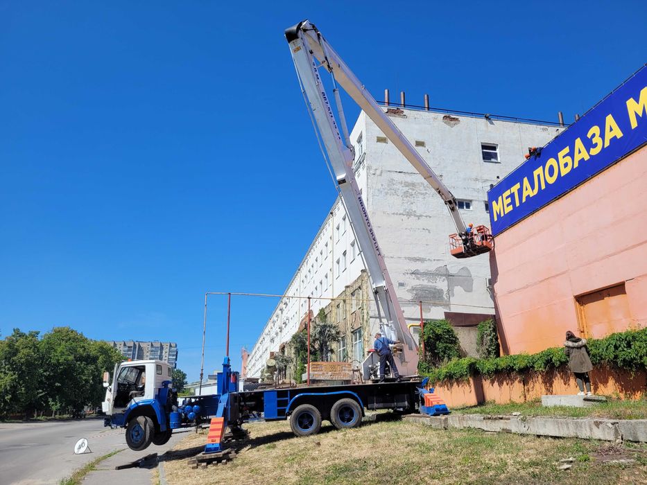 Аренда услуги автовышки 30 и 50 метров. Харьков, вся Украина
