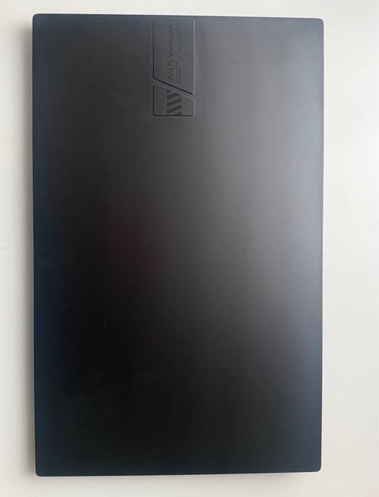 Продам ноутбук  Asus Vivobook 17 x Coral 9