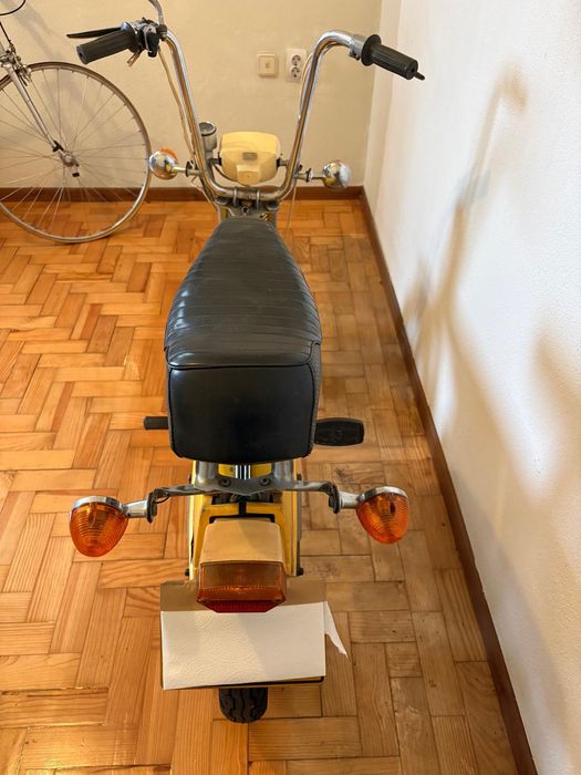 Vendo Motoconfort CM XT, matriculada em 03/11/1975.