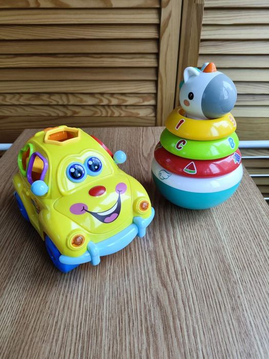 Машинка сортер та Неваляшка пірамідка