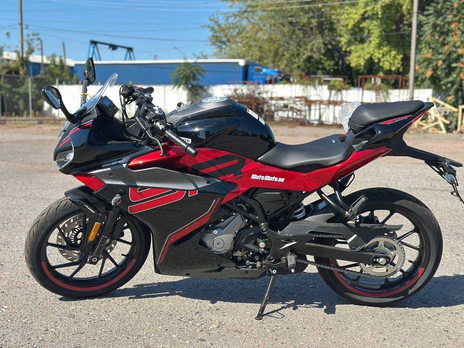 Мотоцикл CFMOTO 250SR LITE