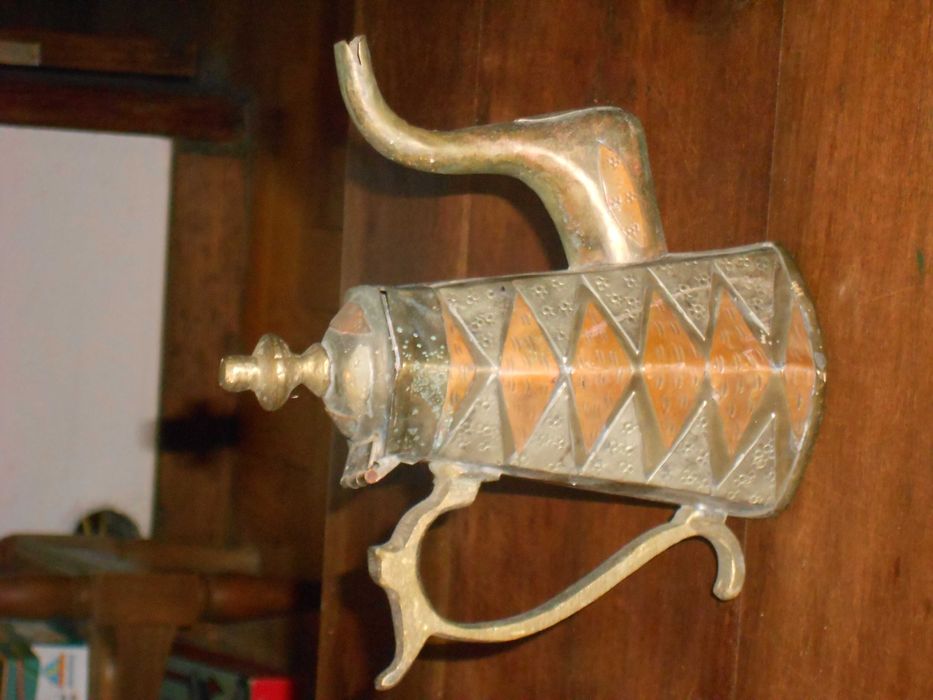 Bule muito antigo vintage cobre latao trabalhado