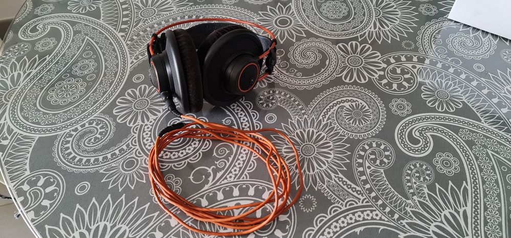 AKG K712 Pro Headphones